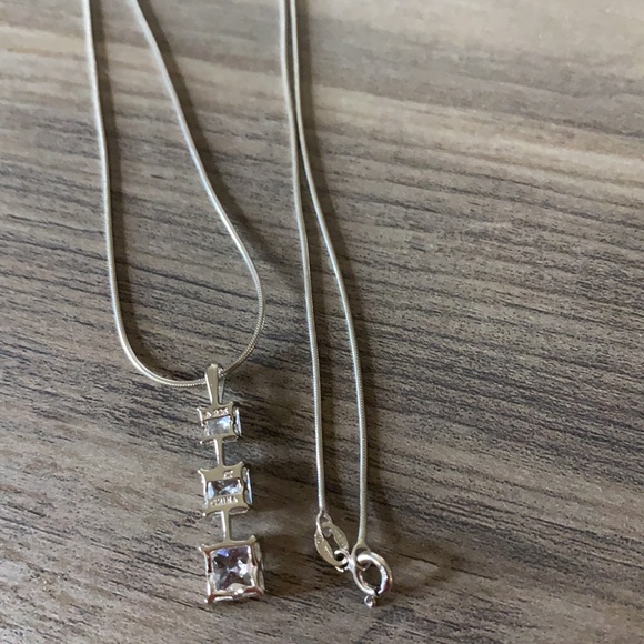 Epiphany and diamonique 3 stone pendant with chain - Picture 5 of 5